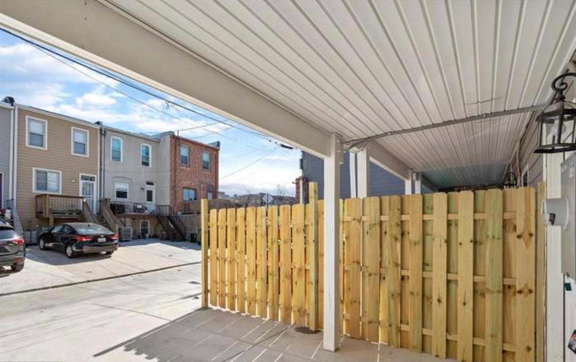 The Blue House! Modern+ Rooftop Deck+ Parking Baltimore Dış mekan fotoğraf